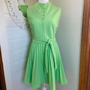 1960s pistachio green dress